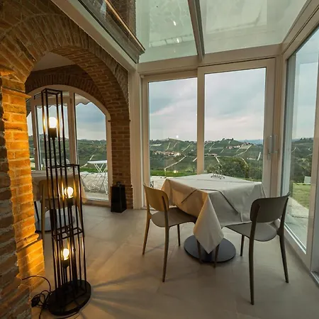 Sedendo E Mirando 4*