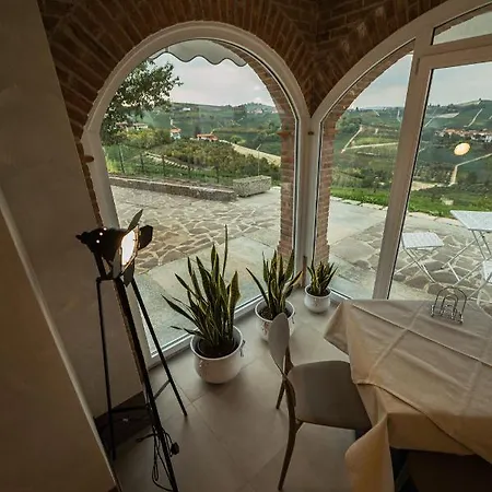 Sedendo E Mirando Bed & Breakfast 4*