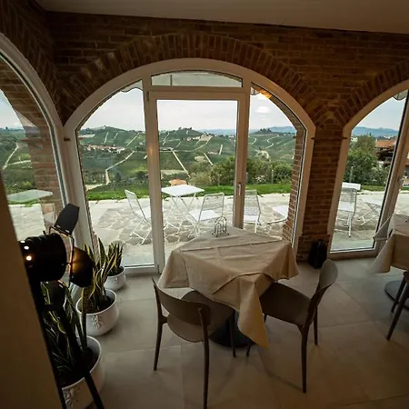 Bed & Breakfast Sedendo E Mirando Neive