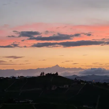 Sedendo E Mirando 4*