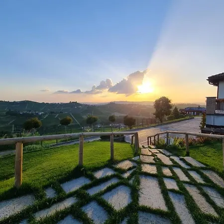 Alojamento de Acomodação e Pequeno-almoço Sedendo E Mirando Neive