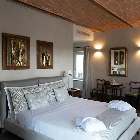 Sedendo E Mirando Bed & Breakfast Neive
