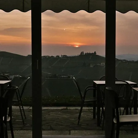 Bed & Breakfast Sedendo E Mirando Neive