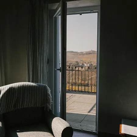 Sedendo E Mirando Bed & Breakfast Neive