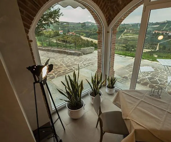 Sedendo E Mirando Bed & Breakfast 4*