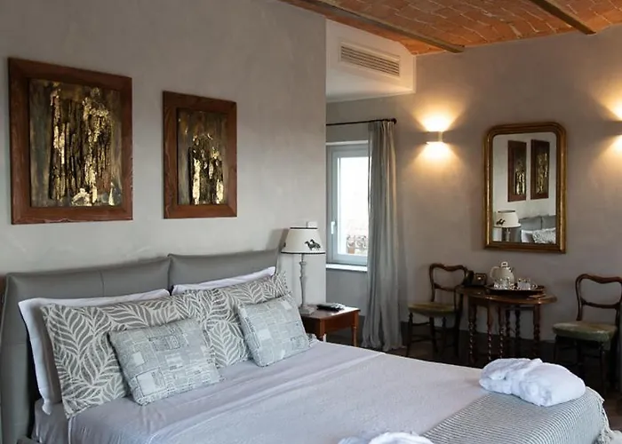 Sedendo E Mirando Bed & Breakfast Neive